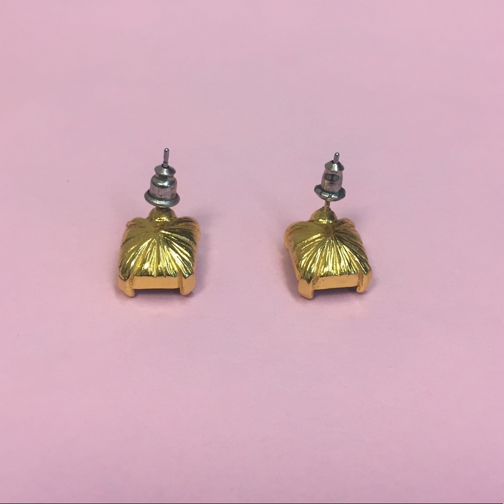 Ruby-like pierced-ear studs - Picture 4 of 6